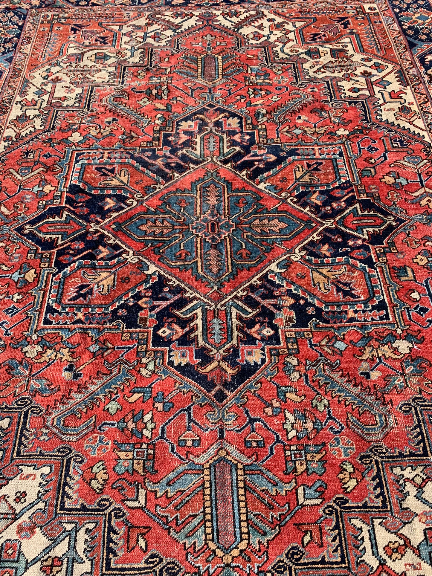 Heriz 8’10x11’10